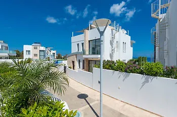 Lombardi Villa Villa Protaras