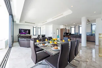 Villa Lombardi Villa *