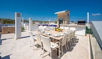 Lombardi Villa * Protaras